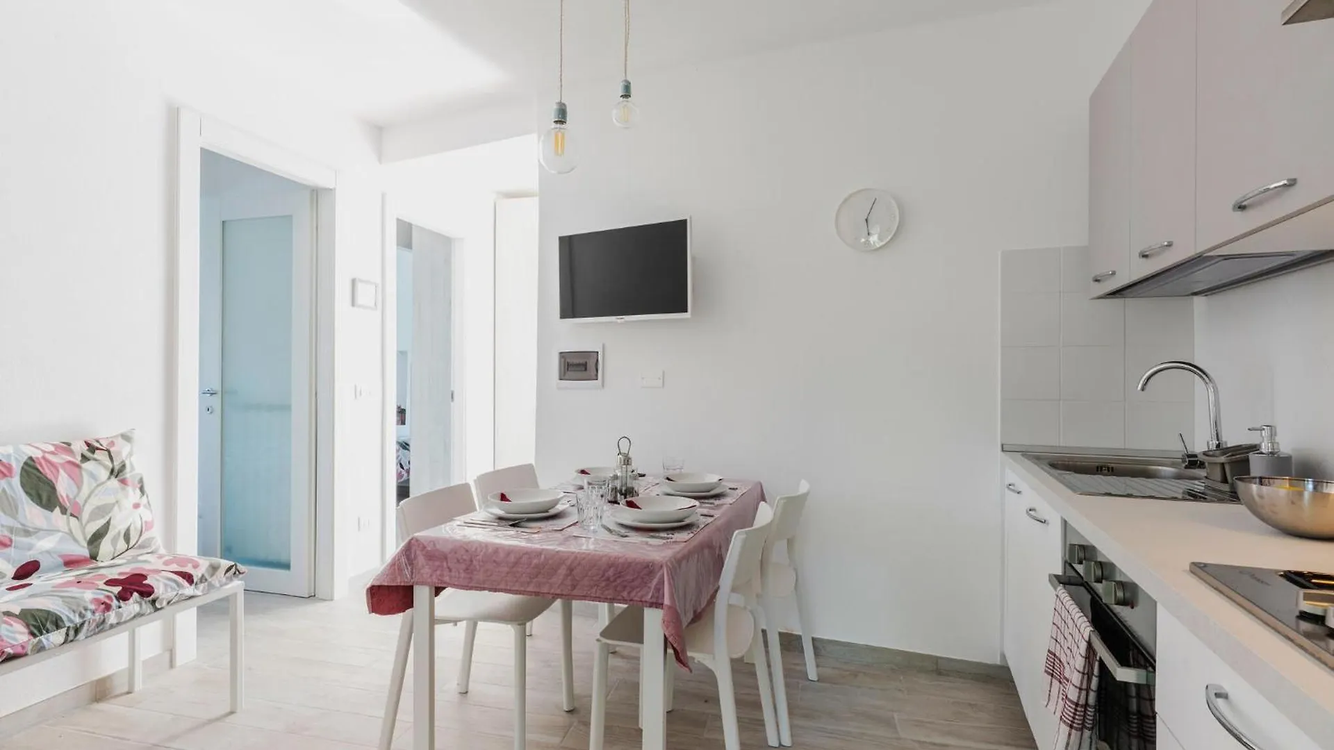 Awesome Apartment In Recco With Jacuzzi