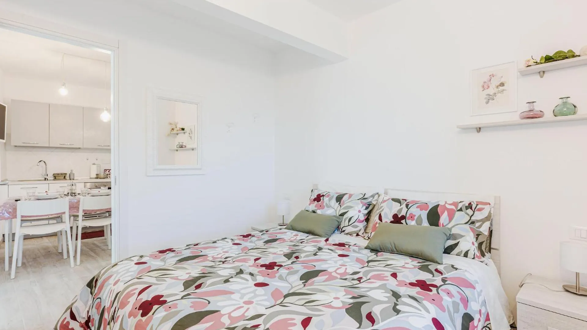 Awesome Apartment In Recco With Jacuzzi