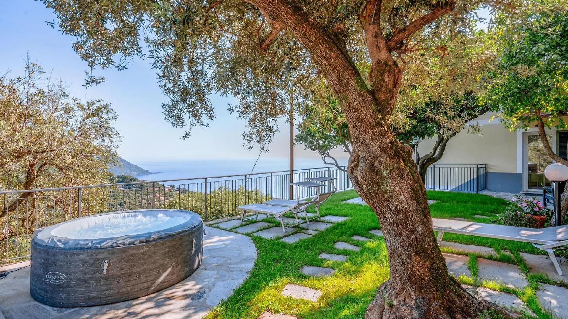 Awesome Apartment In Recco With Jacuzzi