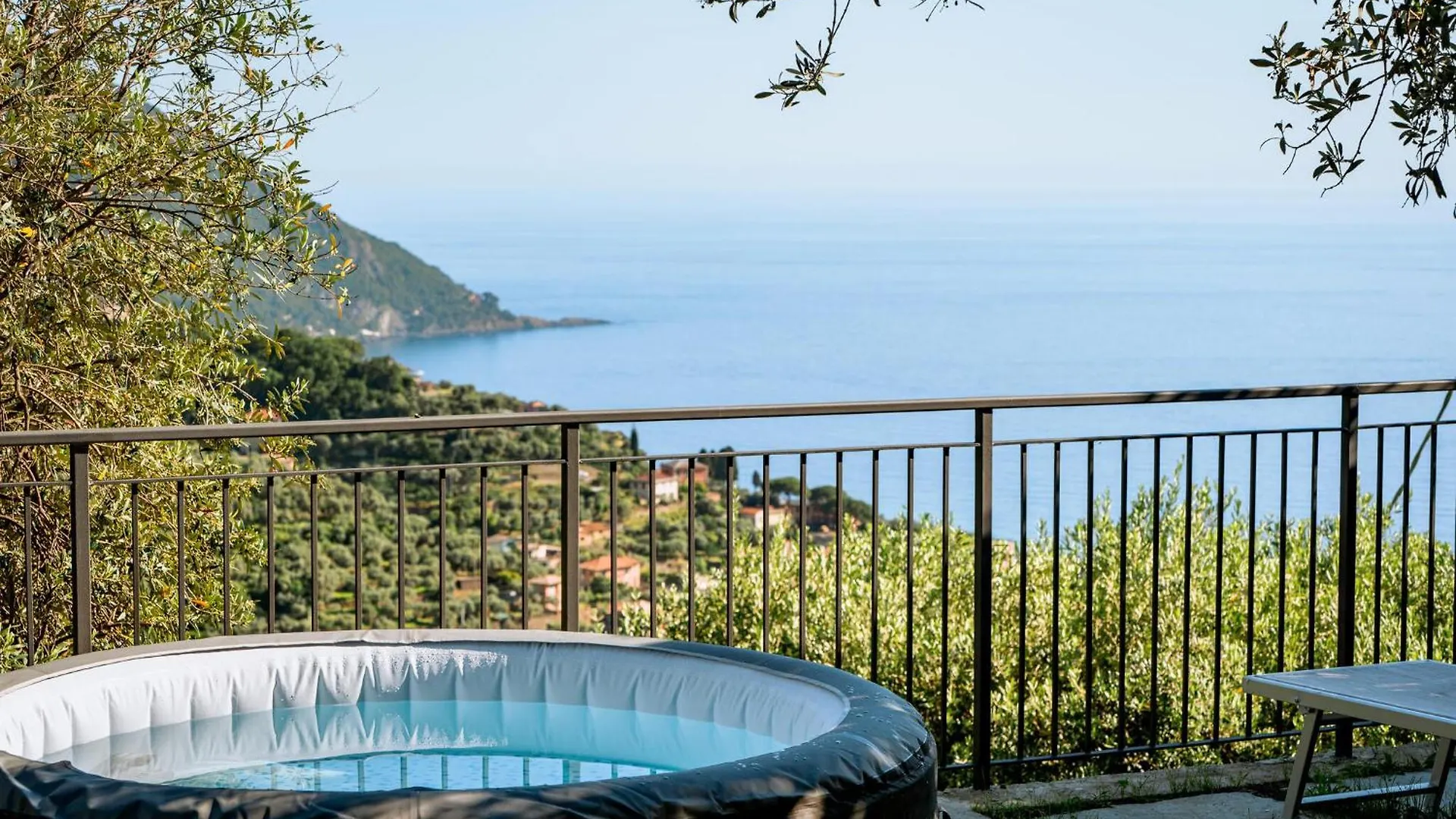 Awesome Apartment In Recco With Jacuzzi