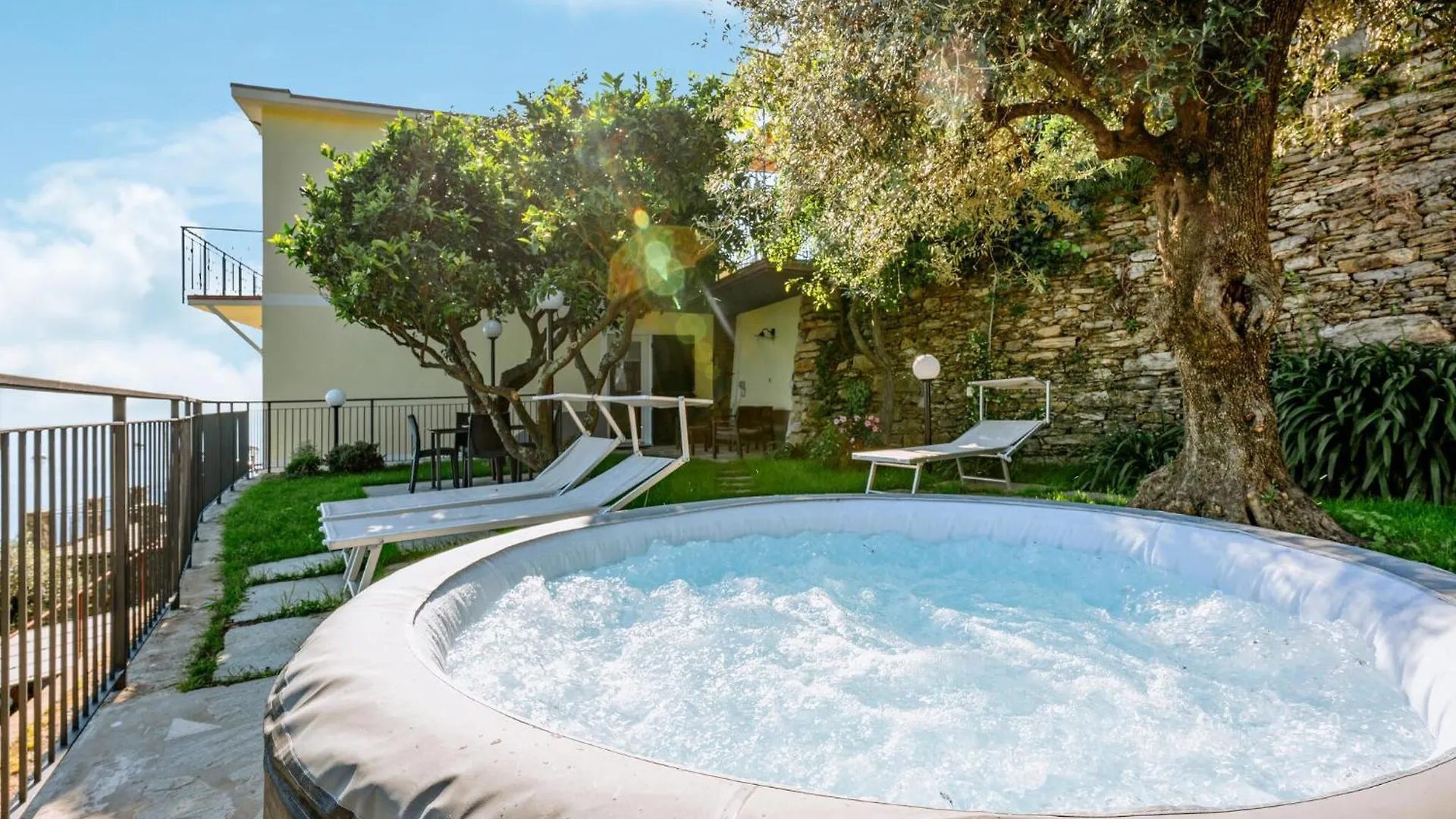 Awesome Apartment In Recco With Jacuzzi